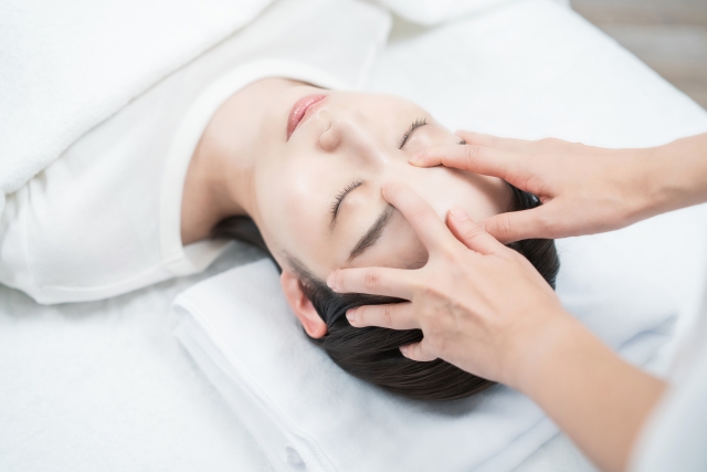 クリアな視界に導くアイケア(EYECARE)とは?
