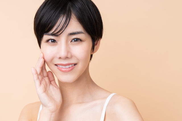 目元が老けて見えるお悩みにはアイケア(EYECARE)がおすすめ