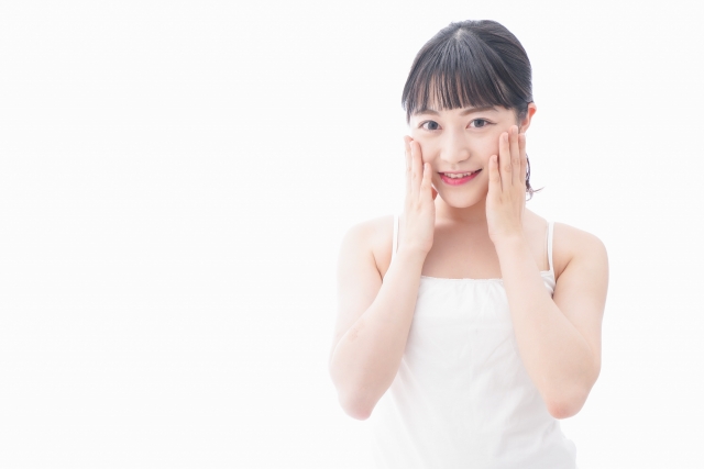 目元のむくみを解消する方法は？